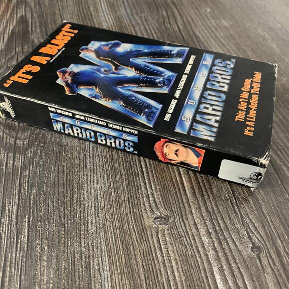 Vintage Super Mario Bros VHS 1993 Live Action Movie NTSC Bob Hoskins Film - Picture 2 of 6